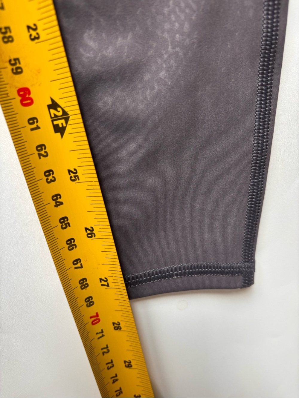 Athleta High Rise Printed Leggings XS Gray Mauve 27” Yoga Workout - Picture 3 of 5